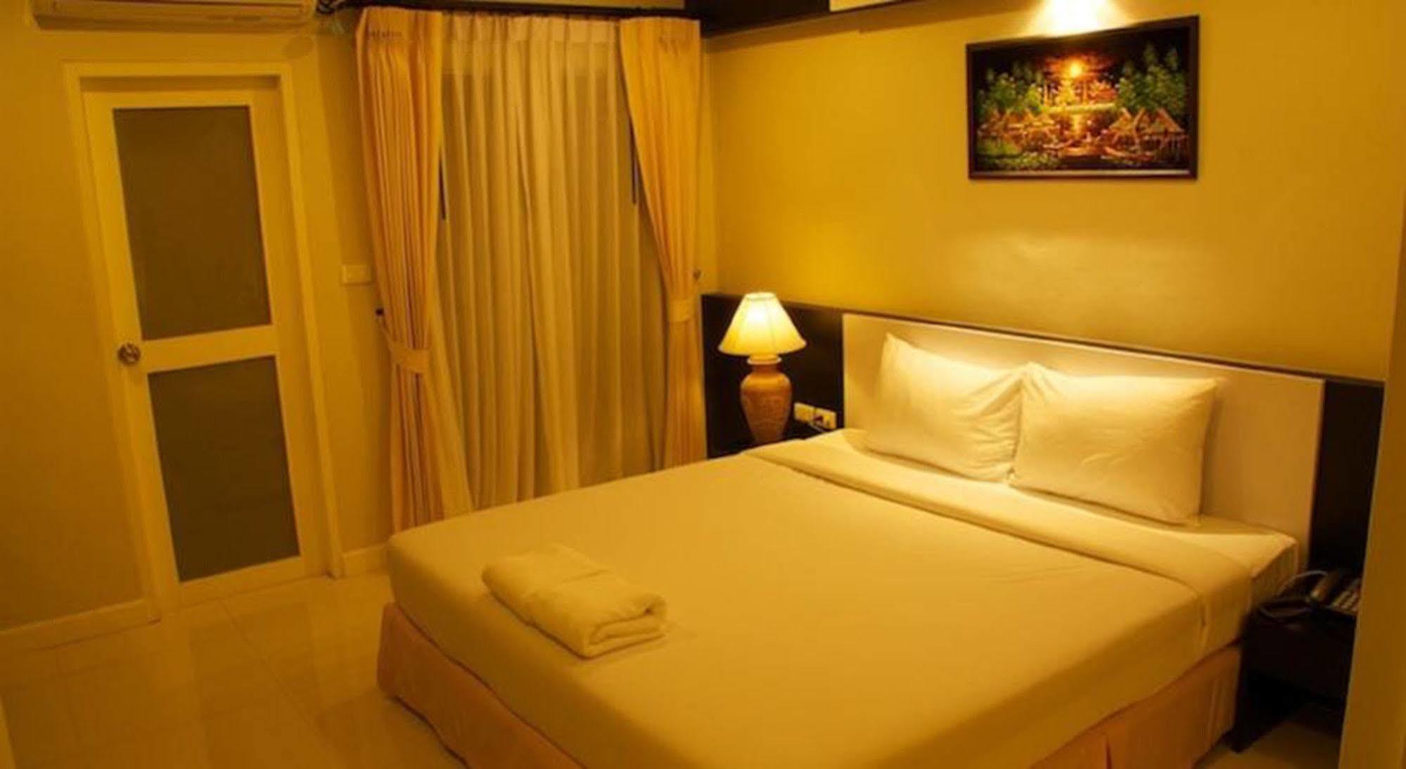 Airport Mansion Phuket Hotell Ban Bo Han Eksteriør bilde