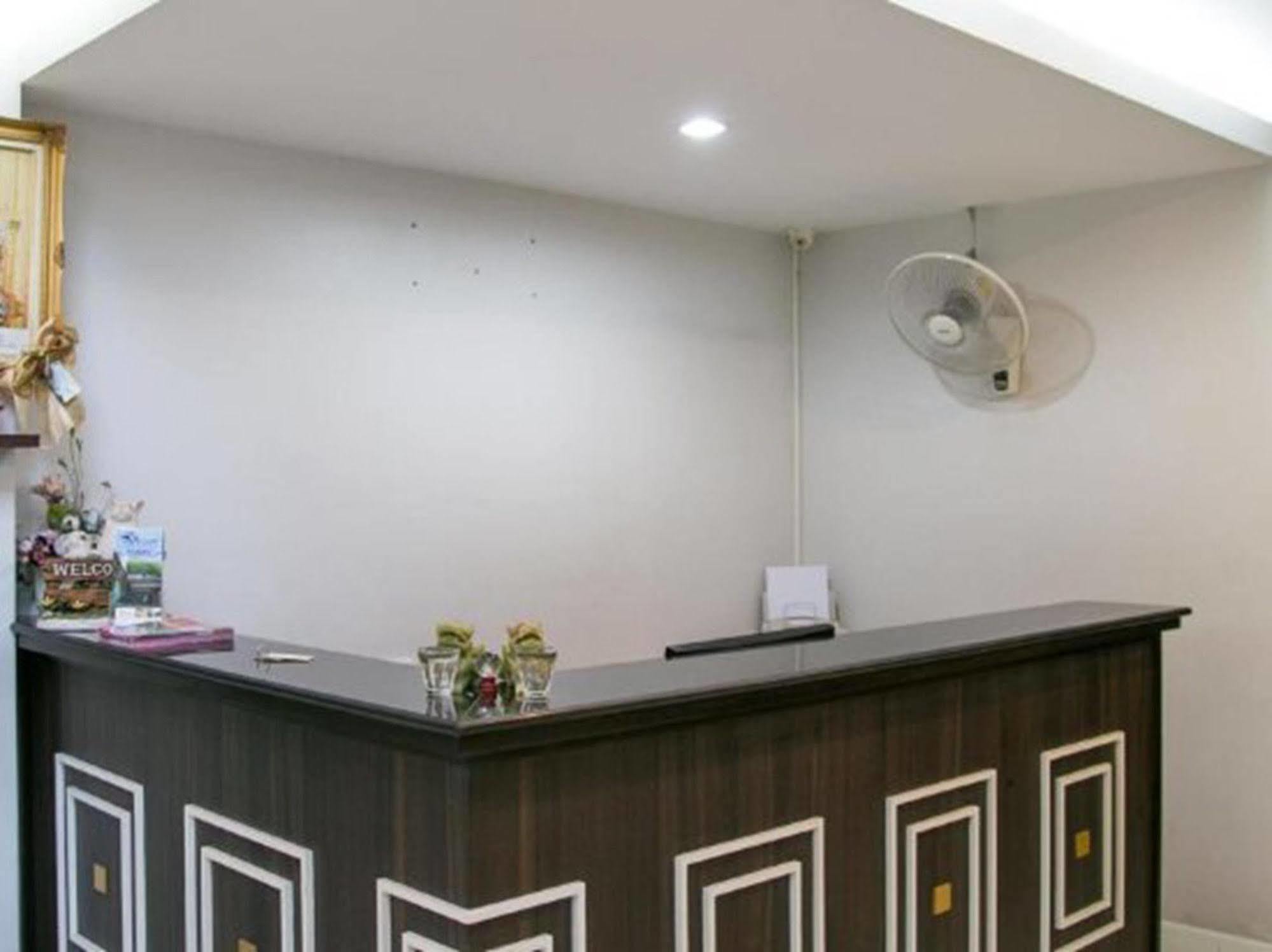 Airport Mansion Phuket Hotell Ban Bo Han Eksteriør bilde