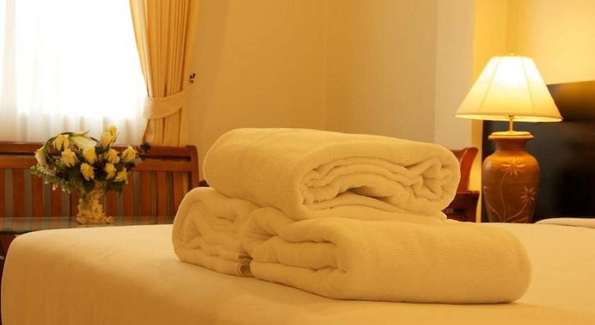 Airport Mansion Phuket Hotell Ban Bo Han Eksteriør bilde