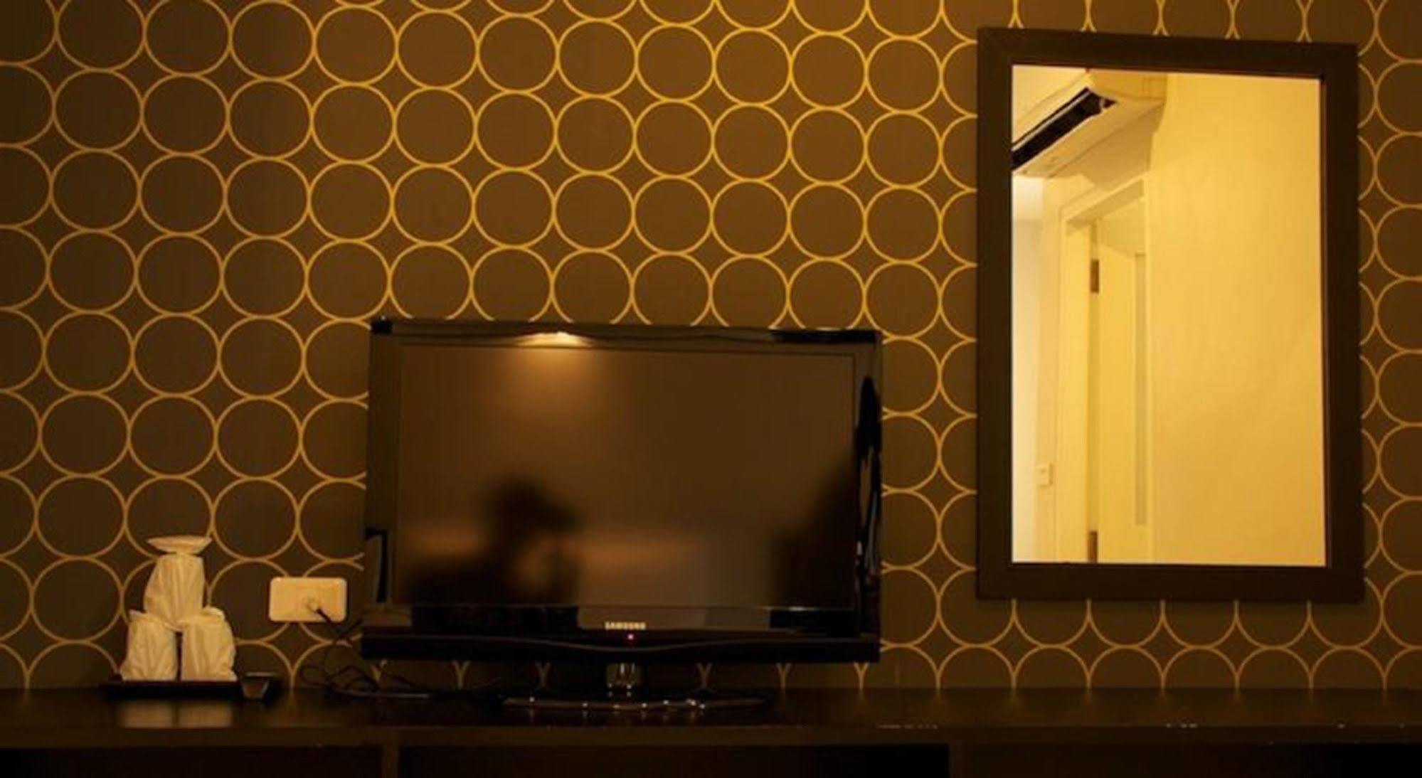 Airport Mansion Phuket Hotell Ban Bo Han Eksteriør bilde