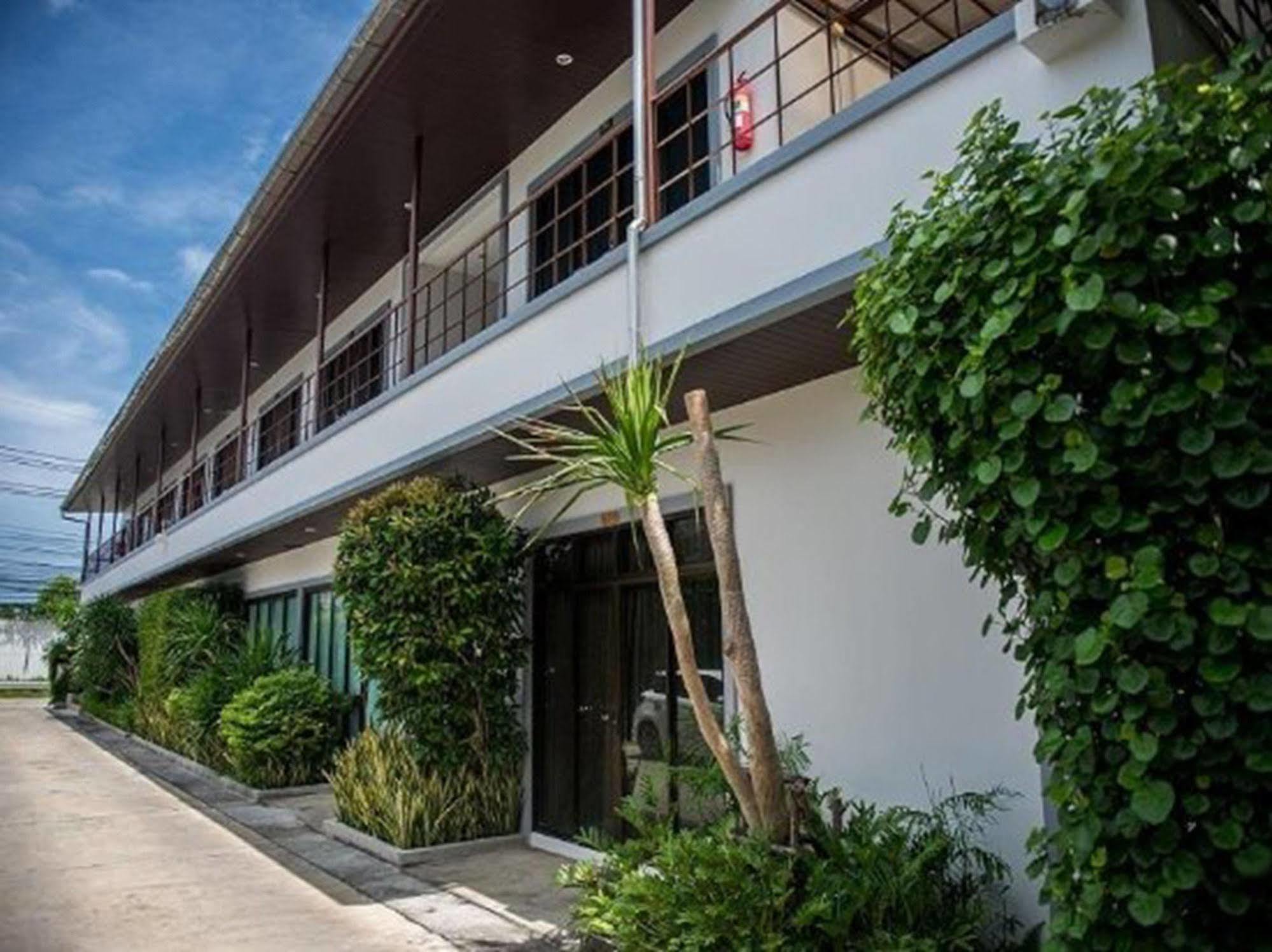 Airport Mansion Phuket Hotell Ban Bo Han Eksteriør bilde
